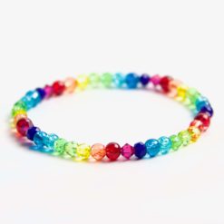 Zartes Perlenarmband in Regenbogen Farben - Gummiband